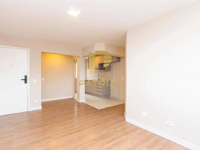 Apartamento para Venda em Curitiba - 2