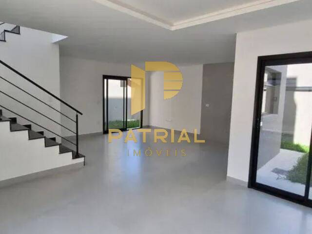 Sobrado para Venda em Curitiba - 4