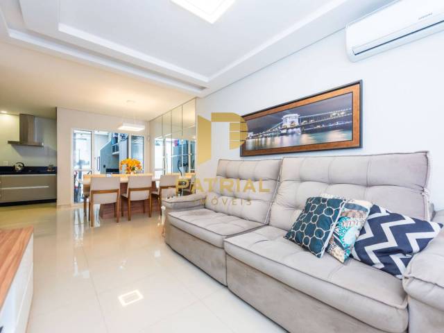 Sobrado para Venda em Curitiba - 2