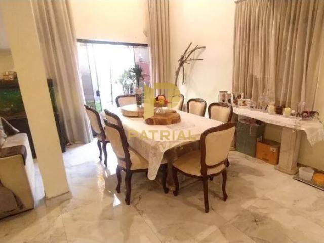 Sobrado para Venda em Curitiba - 2